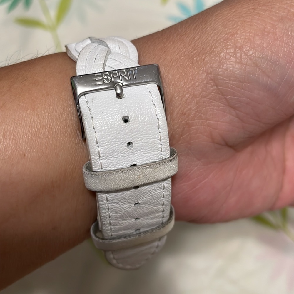 ESPRIT - Picture 3 of 6